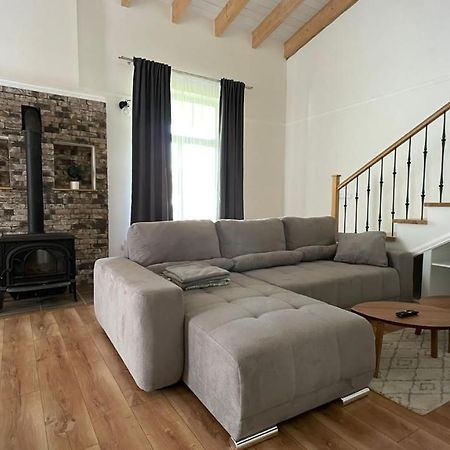 Вілла Apartmanovy Dom S Virivkou, Pod Secnom, Liptovsky Jan Ліптовський Мікулаш Екстер'єр фото