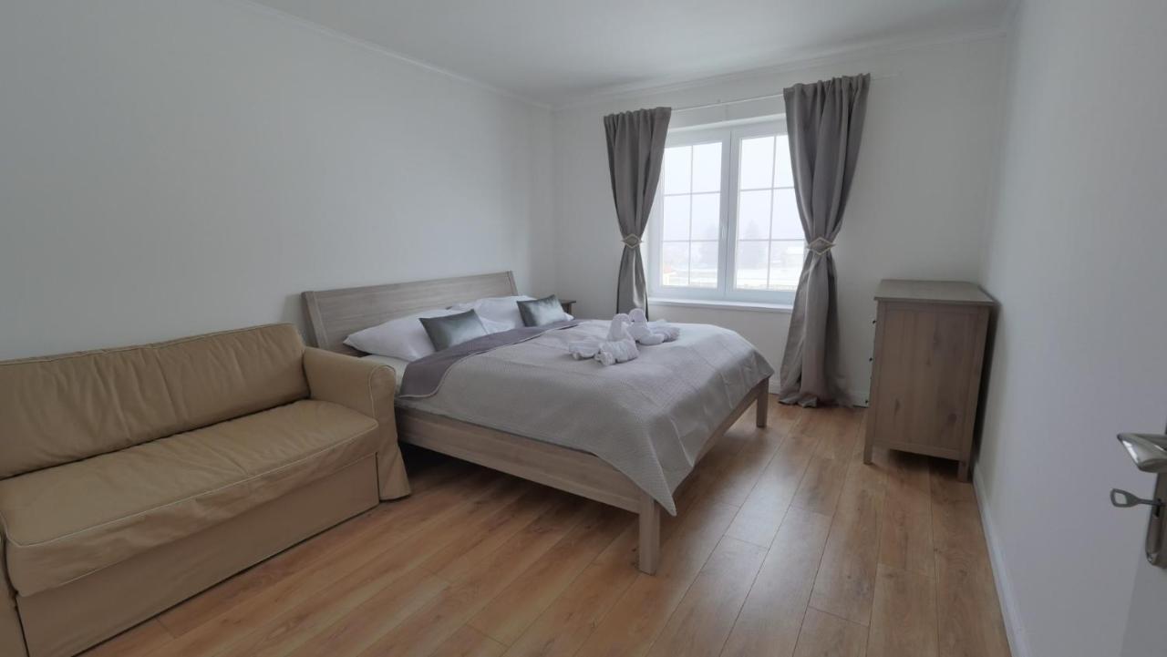 Вілла Apartmanovy Dom S Virivkou, Pod Secnom, Liptovsky Jan Ліптовський Мікулаш Екстер'єр фото