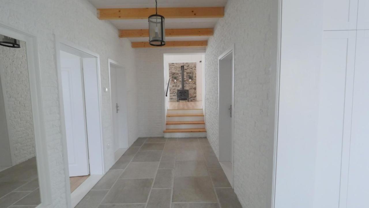Вілла Apartmanovy Dom S Virivkou, Pod Secnom, Liptovsky Jan Ліптовський Мікулаш Екстер'єр фото