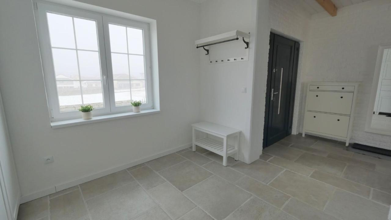 Вілла Apartmanovy Dom S Virivkou, Pod Secnom, Liptovsky Jan Ліптовський Мікулаш Екстер'єр фото