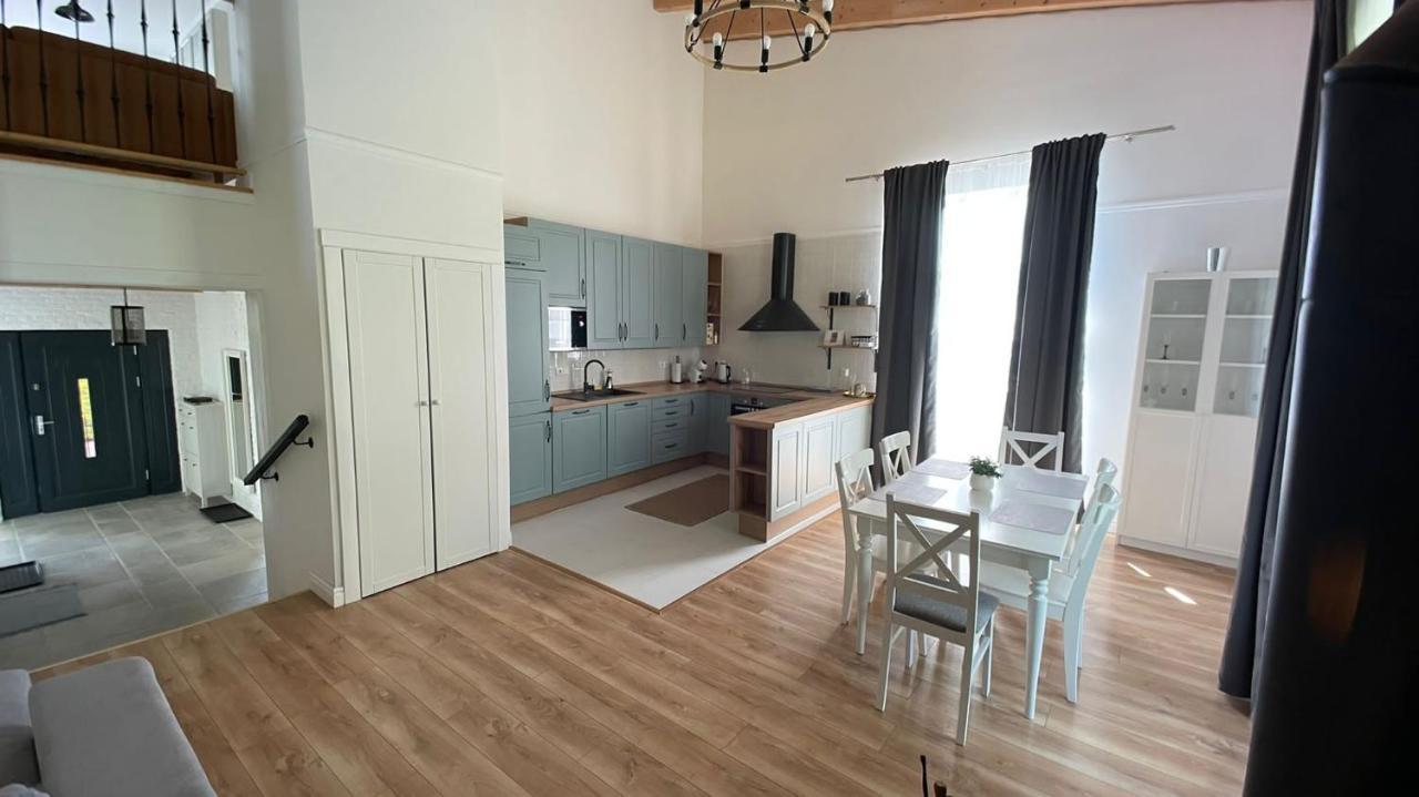 Вілла Apartmanovy Dom S Virivkou, Pod Secnom, Liptovsky Jan Ліптовський Мікулаш Екстер'єр фото